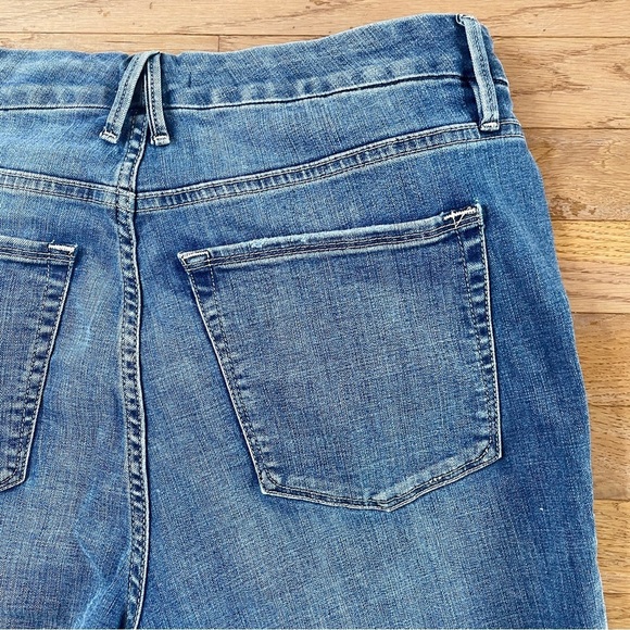 Good American Medium Wash Denim Jean Shorts 16 GWCCH075T - Picture 7 of 7